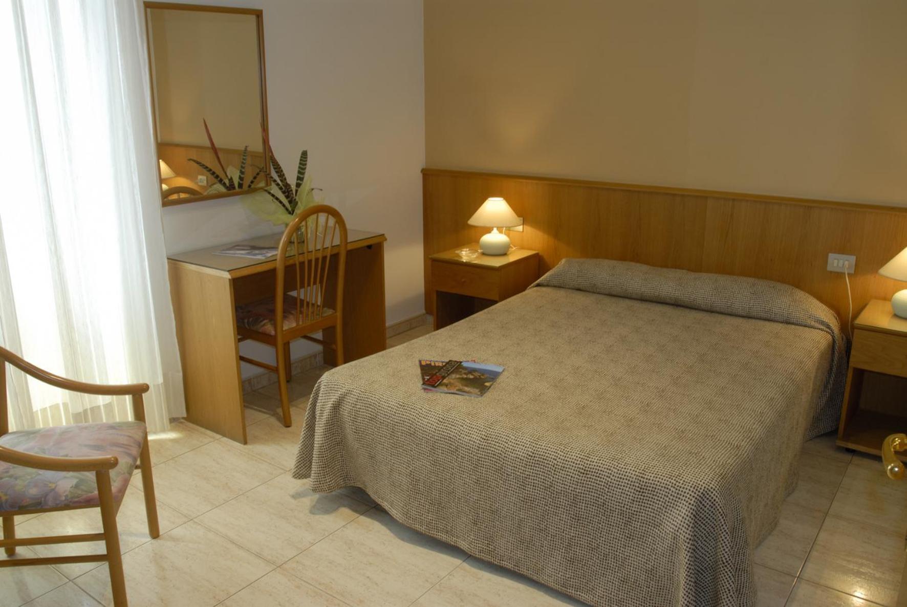 Hotel Canet Castello  D'Empuries Exterior foto